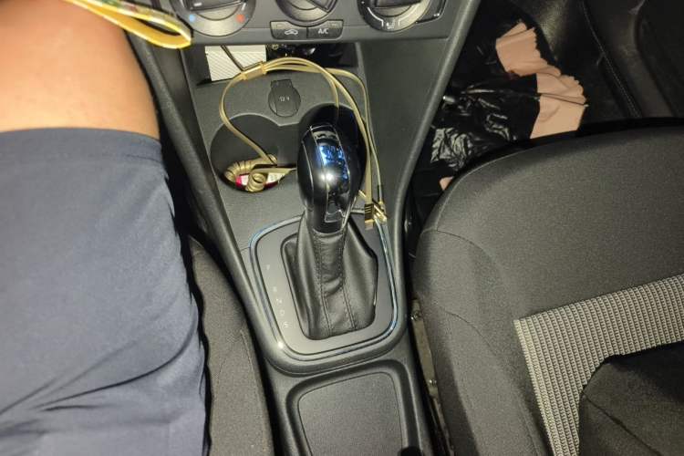 Used Volkswagen Polo 2016 1.4L Automatic Trendy Model Gear Lever