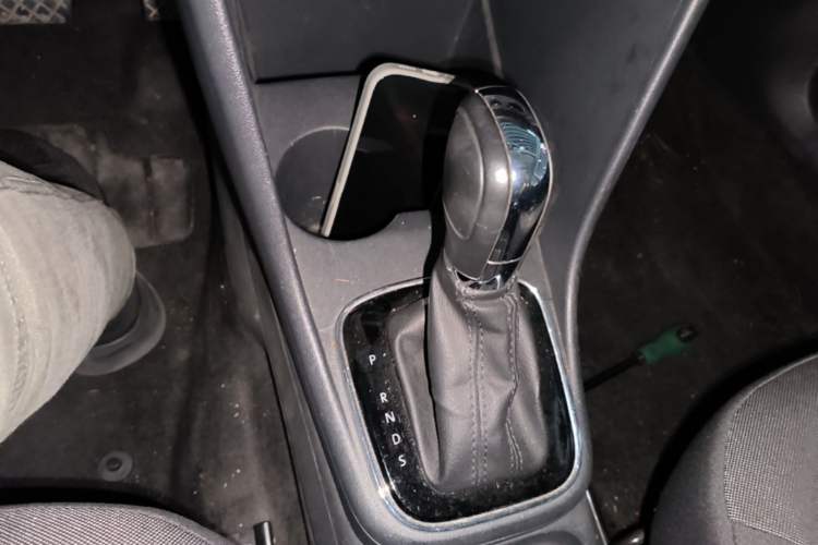 Used Volkswagen Polo 2016 1.6L Automatic Comfort Model Gear Lever