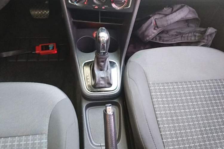 Used Volkswagen Polo 2016 1.6L Automatic Comfort Model Gear Lever
