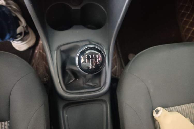 Used Volkswagen Polo 2016 1.4L Manual Fashion Model Gear Lever