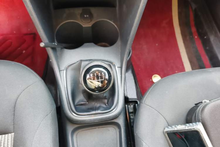 Used Volkswagen Polo 2016 1.4L Manual Fashion Model Gear Lever