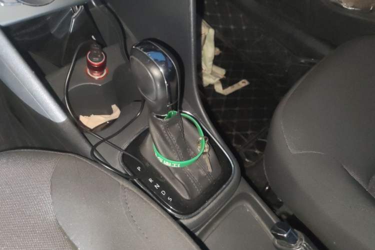 Used Volkswagen Polo 2016 1.6L Automatic Comfort Model Gear Lever