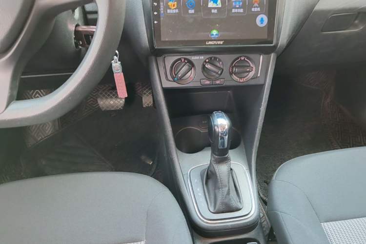 Used Volkswagen Polo 2016 1.4L Automatic Trendy Model Gear Lever