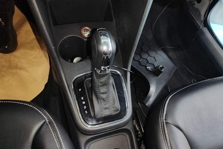 Used Volkswagen Polo 2016 1.6L Automatic Comfort Model Gear Lever
