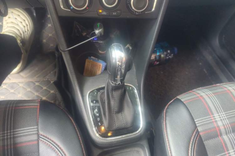 Used Volkswagen Polo 2016 1.6L Automatic Comfort Model Gear Lever