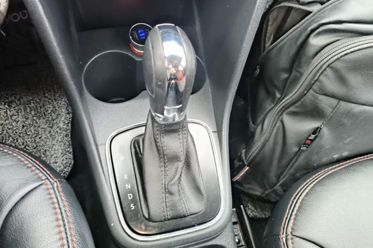 Used Volkswagen Polo 2016 1.6L Automatic Comfort Model Gear Lever