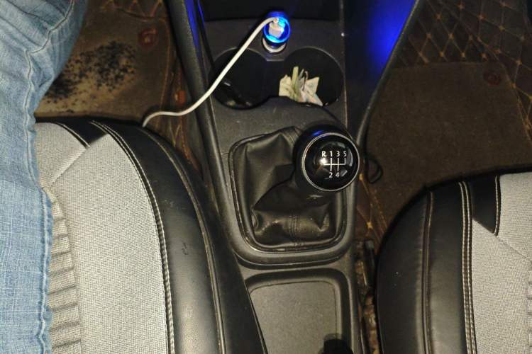 Used Volkswagen Polo 2016 1.4L Manual Fashion Model Gear Lever