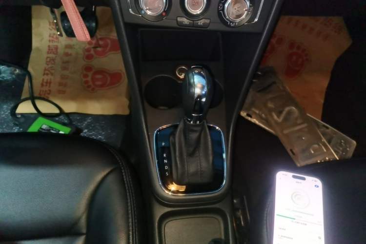 Used Volkswagen Polo 2016 1.6L Automatic Comfort Model Gear Lever