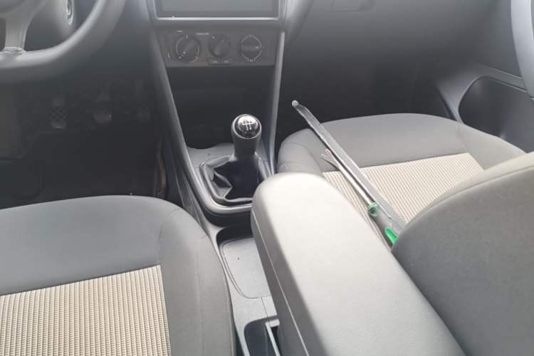 Used Volkswagen Polo 2016 1.4L Manual Fashion Model Gear Lever