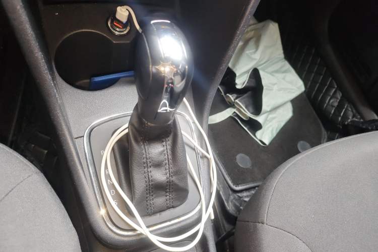 Used Volkswagen Polo 2016 1.4L Automatic Trendy Model Gear Lever