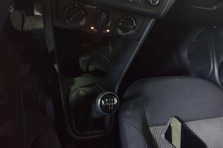 Used Volkswagen Polo 2016 1.4L Manual Fashion Model Gear Lever