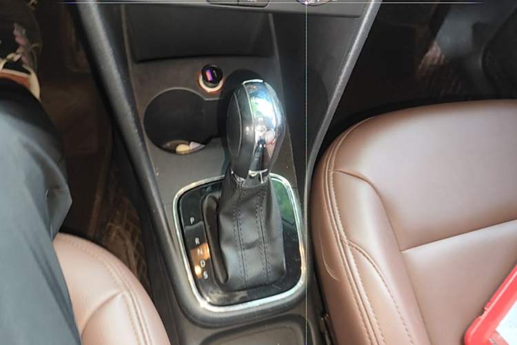 Used Volkswagen Polo 2016 1.6L Automatic Comfort Model Gear Lever