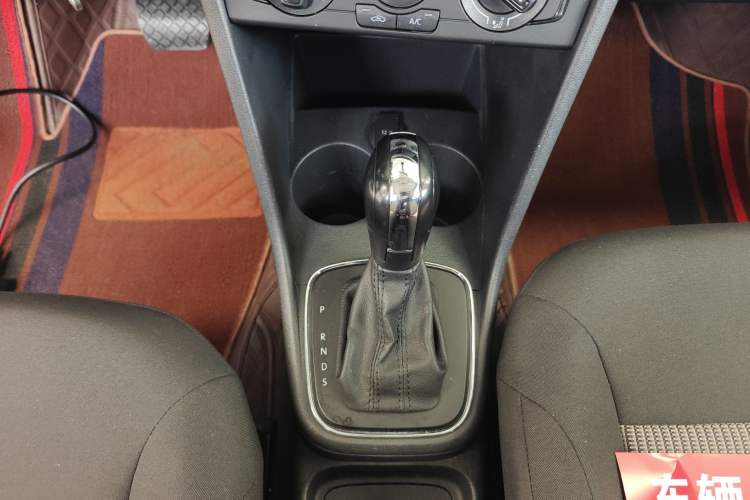 Used Volkswagen Polo 2016 1.4L Automatic Trendy Model Gear Lever