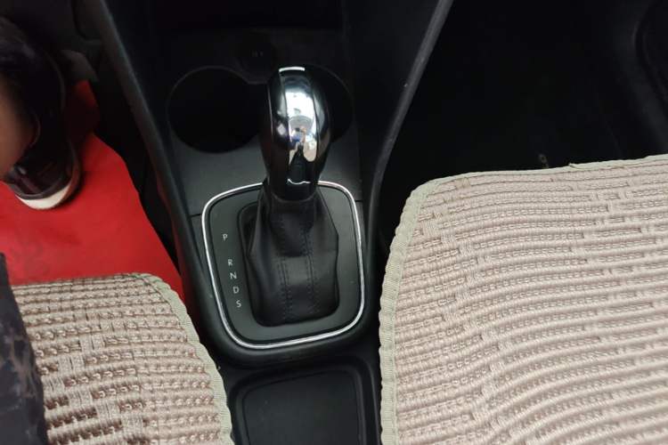 Used Volkswagen Polo 2016 1.4L Automatic Trendy Model Gear Lever