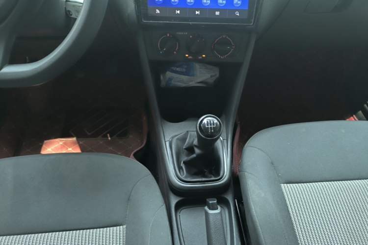 Used Volkswagen Polo 2016 1.4L Manual Fashion Model Gear Lever