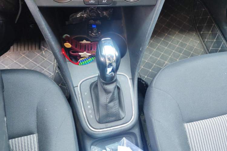 Used Volkswagen Polo 2016 1.4L Automatic Trendy Model Gear Lever