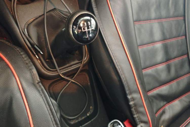 Used Volkswagen Polo 2016 1.4L Manual Fashion Model Gear Lever
