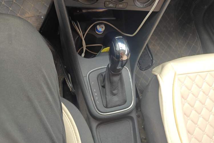 Used Volkswagen Polo 2016 1.4L Automatic Trendy Model Gear Lever