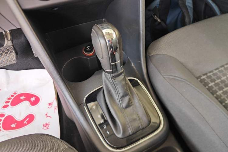 Used Volkswagen Polo 2016 1.6L Automatic Comfort Model Gear Lever