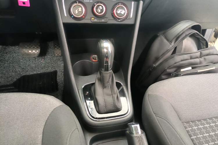 Used Volkswagen Polo 2016 1.6L Automatic Comfort Model Gear Lever