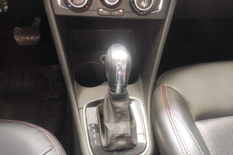 Used Volkswagen Polo 2016 1.6L Automatic Comfort Model Gear Lever