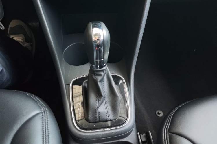 Used Volkswagen Polo 2016 1.6L Automatic Comfort Model Gear Lever