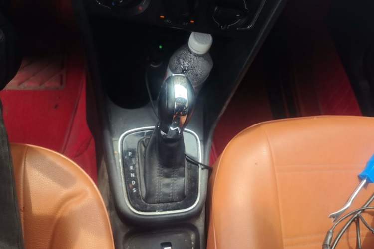 Used Volkswagen Polo 2016 1.6L Automatic Comfort Model Gear Lever