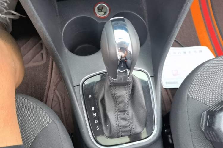 Used Volkswagen Polo 2016 1.6L Automatic Comfort Model Gear Lever