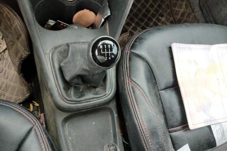 Used Volkswagen Polo 2016 1.4L Manual Fashion Model Gear Lever