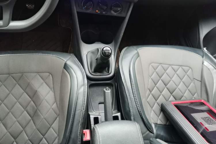 Used Volkswagen Polo 2016 1.4L Manual Fashion Model Gear Lever