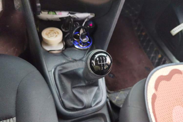Used Volkswagen Polo 2016 1.4L Manual Fashion Model Gear Lever