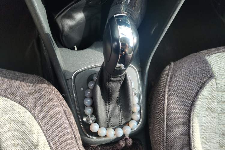 Used Volkswagen Polo 2016 1.4L Automatic Trendy Model Gear Lever
