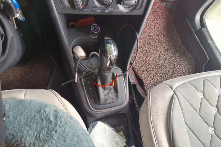 Used Volkswagen Polo 2016 1.4L Automatic Trendy Model Gear Lever