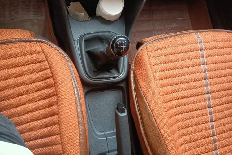 Used Volkswagen Polo 2016 1.4L Manual Fashion Model Gear Lever