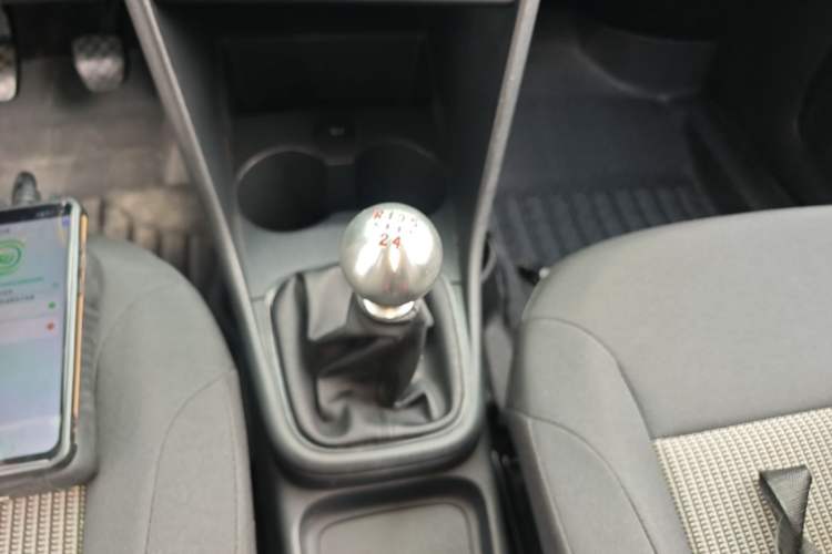 Used Volkswagen Polo 2016 1.4L Manual Fashion Model Gear Lever