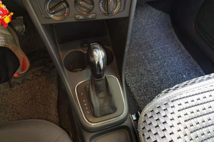 Used Volkswagen Polo 2016 1.4L Automatic Trendy Model Gear Lever