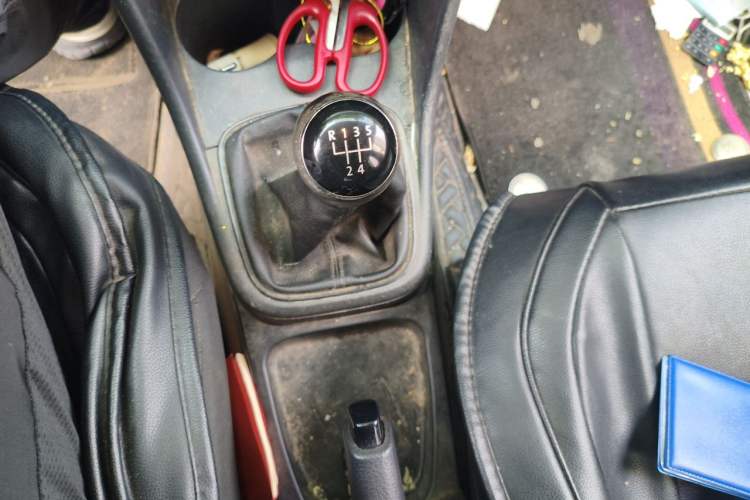 Used Volkswagen Polo 2016 1.4L Manual Fashion Model Gear Lever