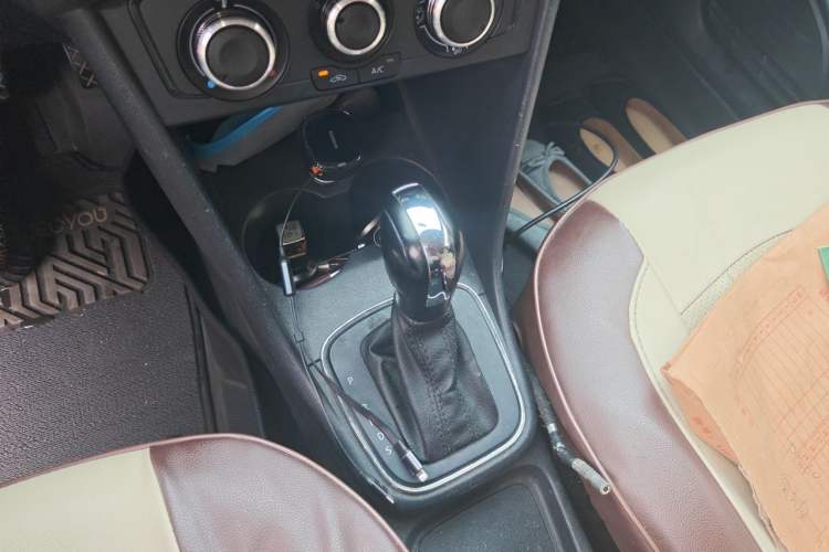Used Volkswagen Polo 2016 1.4L Automatic Trendy Model Gear Lever