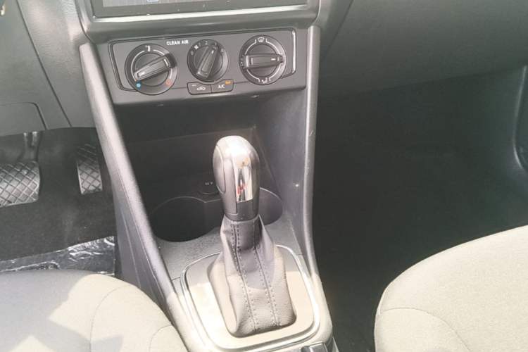 Used Volkswagen Polo 2016 1.4L Automatic Trendy Model Gear Lever