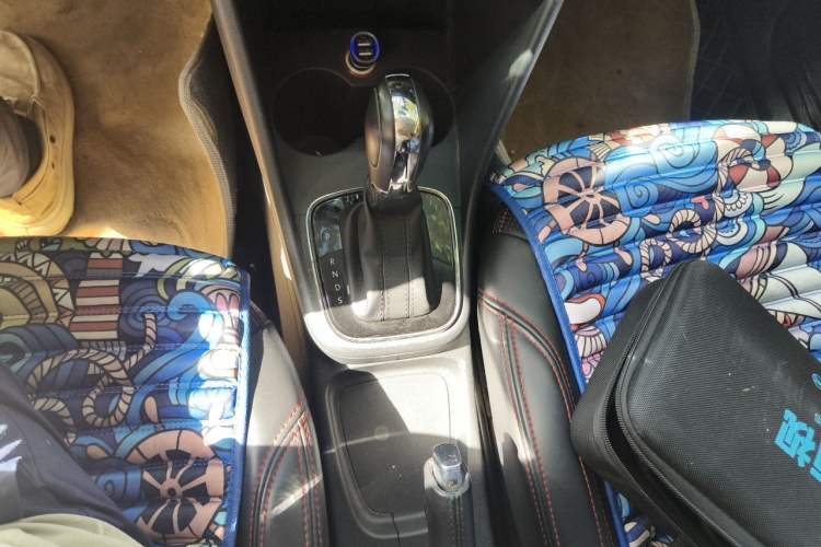 Used Volkswagen Polo 2016 1.6L Automatic Comfort Model Gear Lever