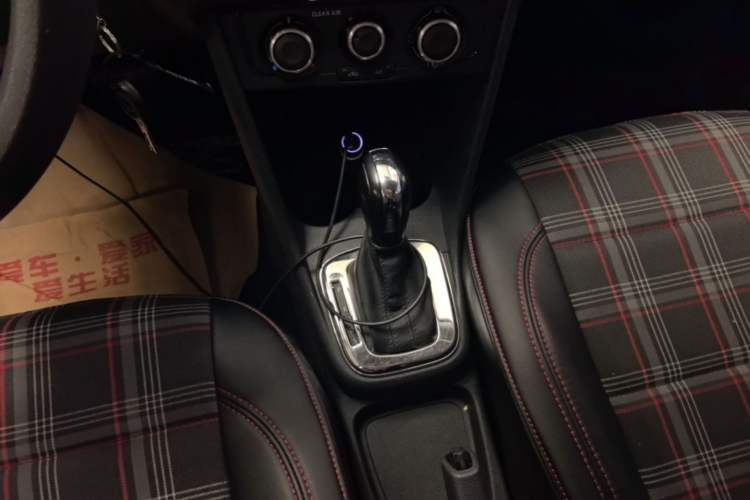 Used Volkswagen Polo 2016 1.4L Automatic Trendy Model Gear Lever
