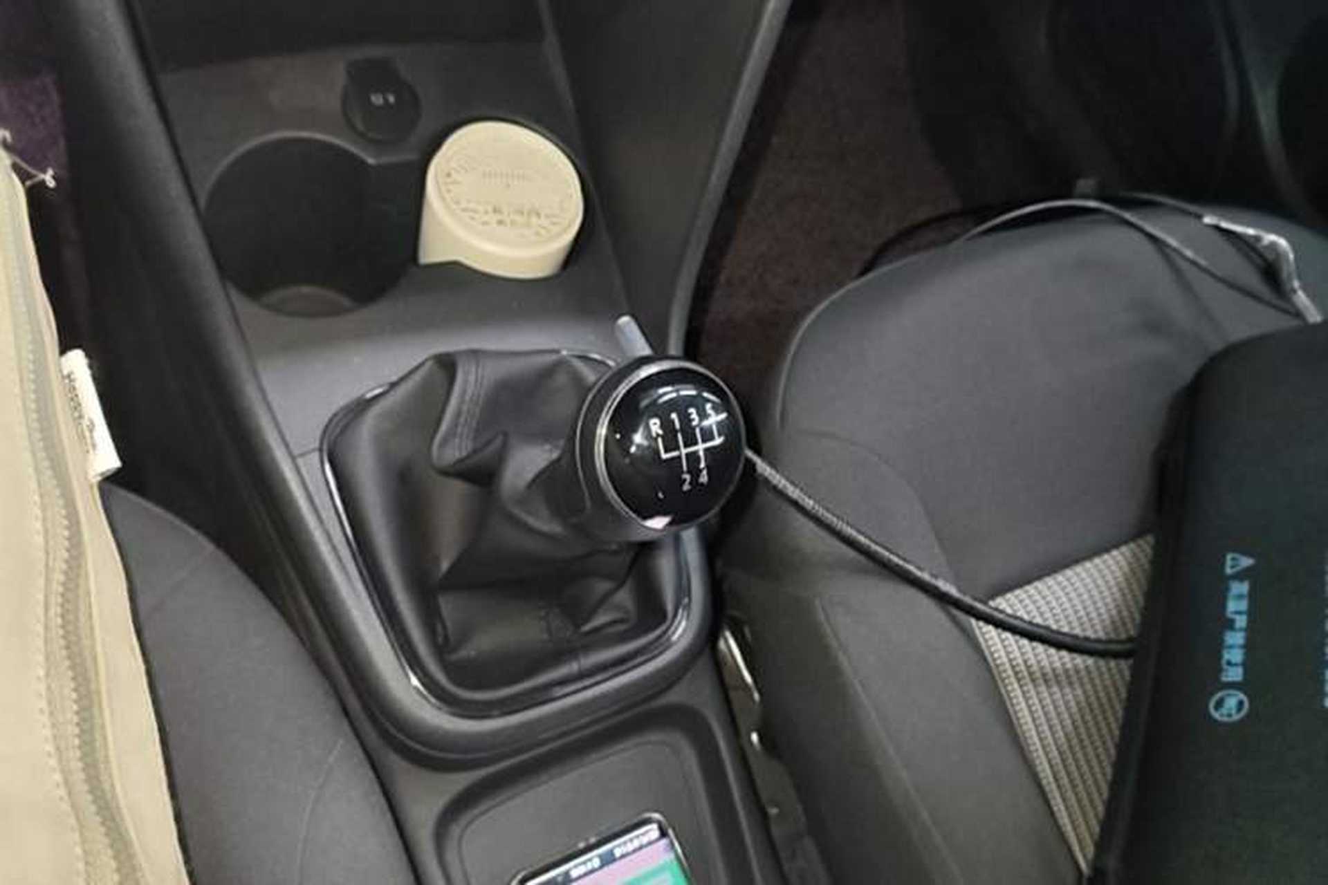 Used Volkswagen Polo 2016 1.4L Manual Fashion Model Gear Lever