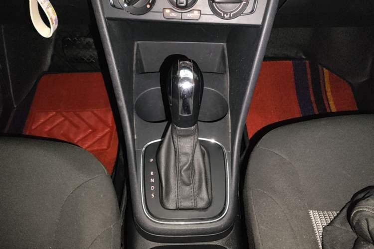 Used Volkswagen Polo 2016 1.4L Automatic Trendy Model Gear Lever