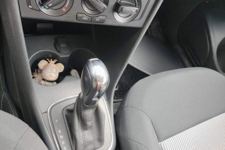 Used Volkswagen Polo 2016 1.4L Automatic Trendy Model Gear Lever