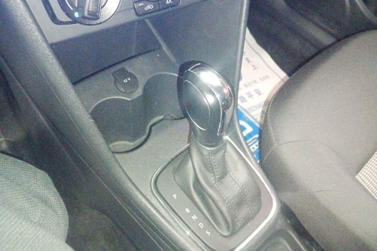 Used Volkswagen Polo 2016 1.4L Automatic Trendy Model Gear Lever