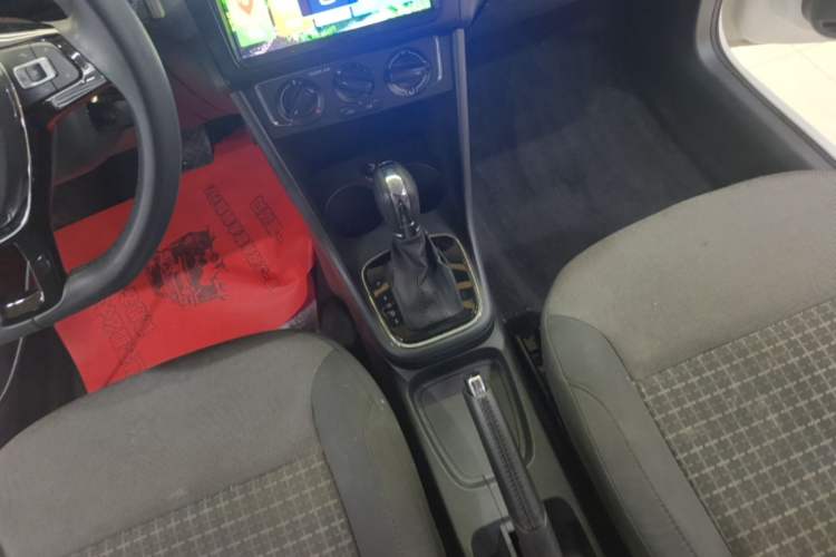 Used Volkswagen Polo 2016 1.6L Automatic Comfort Model Gear Lever