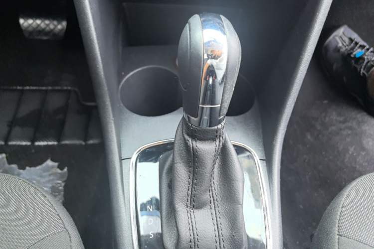 Used Volkswagen Polo 2016 1.6L Automatic Comfort Model Gear Lever