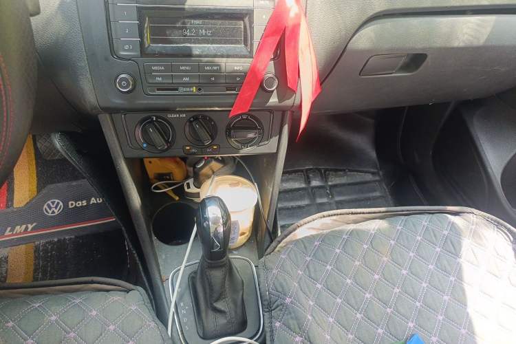 Used Volkswagen Polo 2016 1.4L Automatic Trendy Model Gear Lever