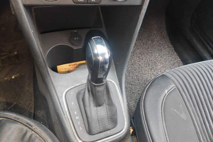 Used Volkswagen Polo 2016 1.4L Automatic Trendy Model Gear Lever
