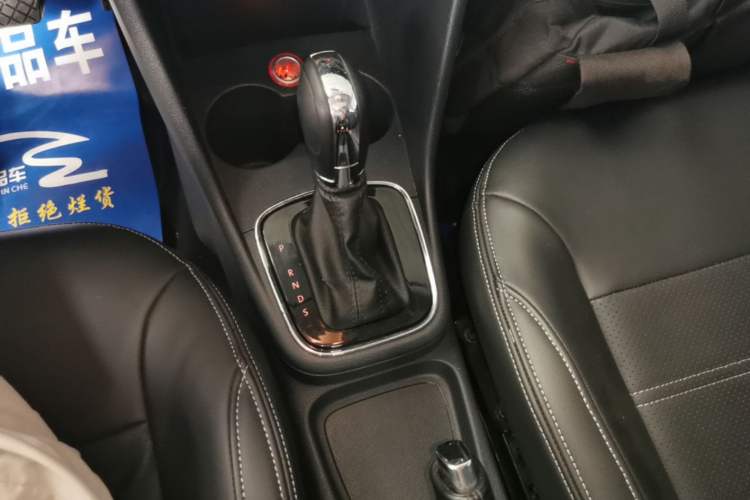 Used Volkswagen Polo 2016 1.6L Automatic Comfort Model Gear Lever